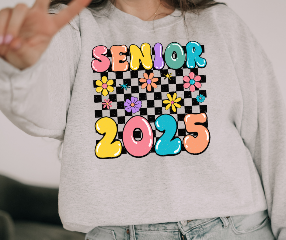 Gildan Crewneck | Retro Class of 2025 [610]